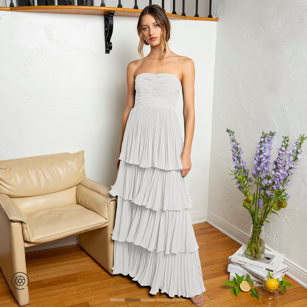 NWT SZ 4 Fame and Partners Miyah Dress in Ivory.